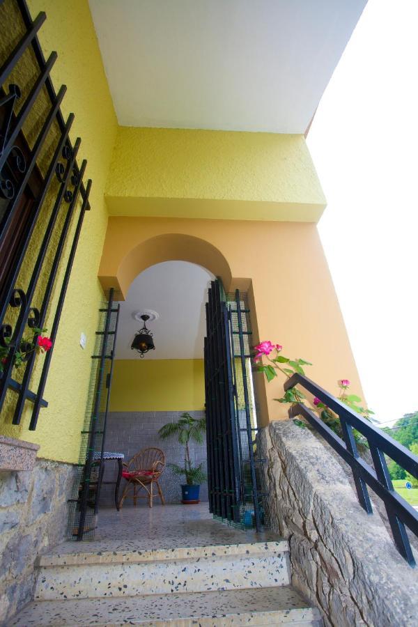 Villa Teresa Onís Exteriör bild